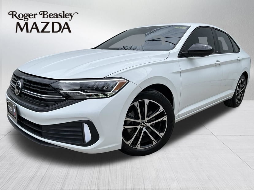2024 Volkswagen Jetta - Image 2