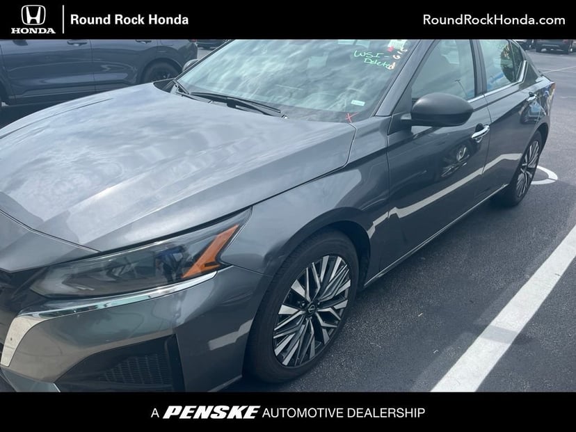 2024 Nissan Altima 2.5 SV 4D Sedan Gun Metallic - Image 1