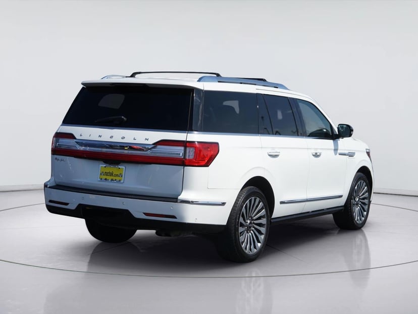 2020 Lincoln Navigator - Image 3