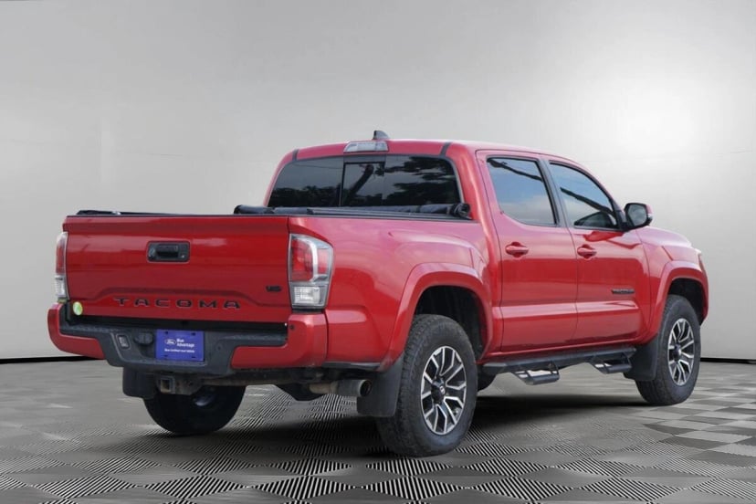 2020 Toyota Tacoma - Image 3