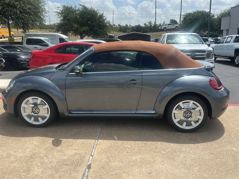 2019 Volkswagen Beetle - Image 2