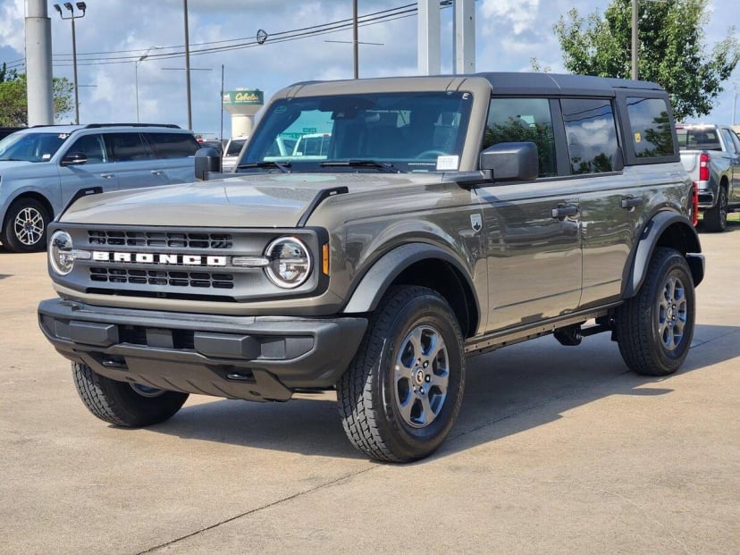 2026 Ford Bronco - Image 1