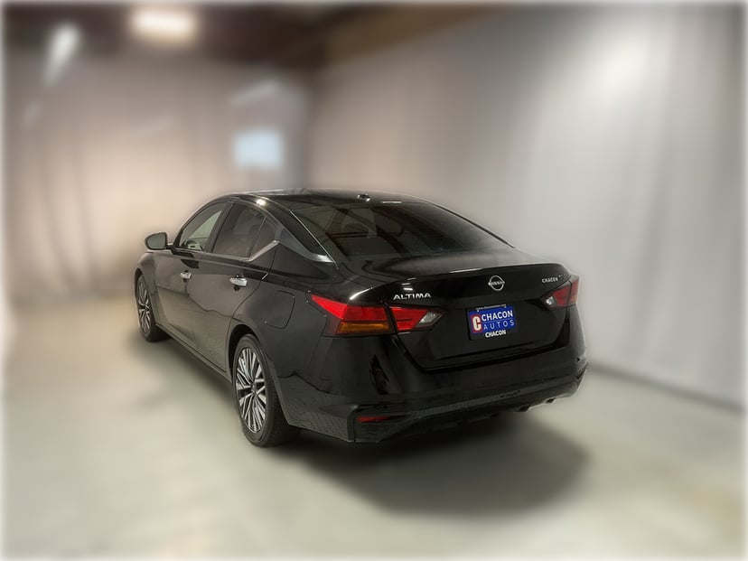 2024 Nissan Altima - Image 3