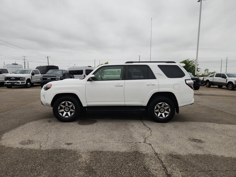 2022 Toyota 4-Runner - Image 2