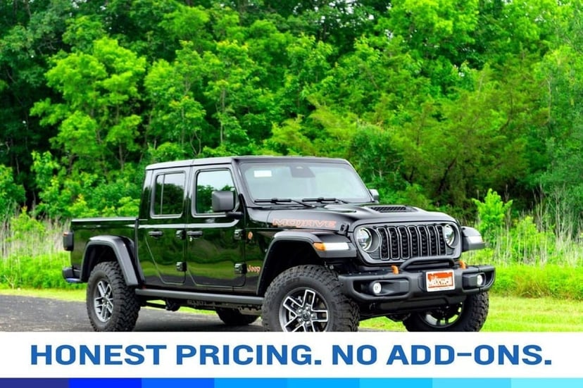 2026 Jeep Gladiator - Image 2