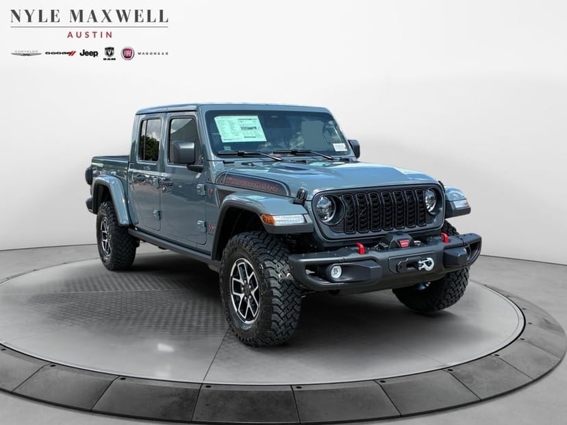 2026 Jeep Gladiator - Image 2