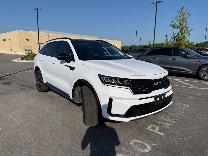 2023 Kia Sorento - Image 2