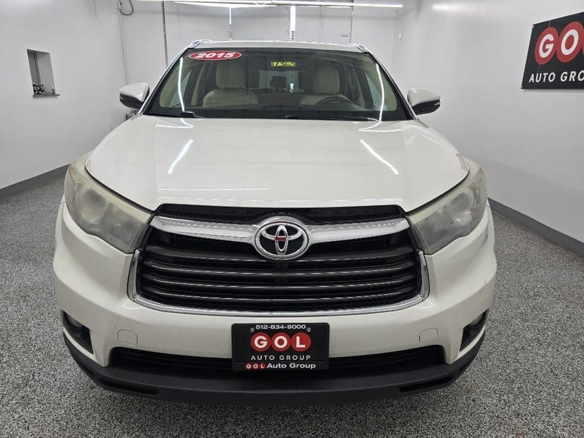 2015 Toyota Highlander - Image 2