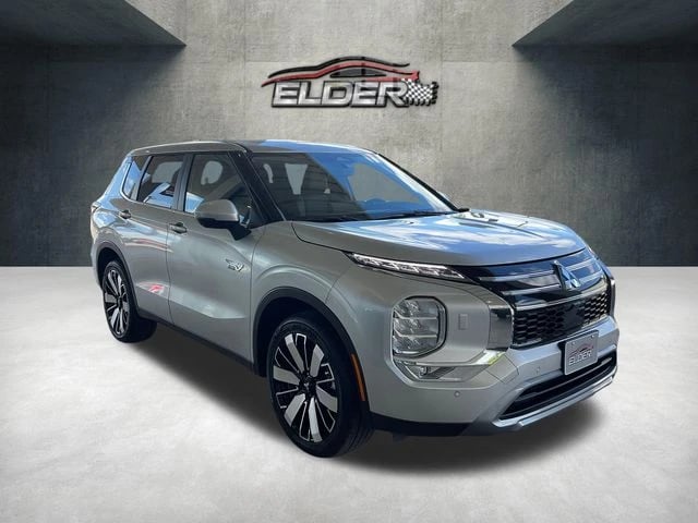 2026 Mitsubishi Outlander - Image 1