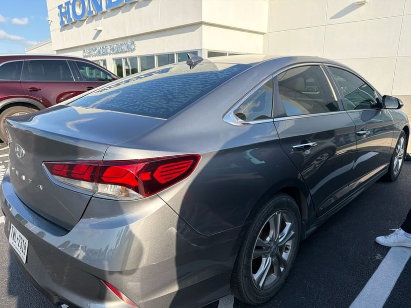2019 Hyundai Sonata - Image 3