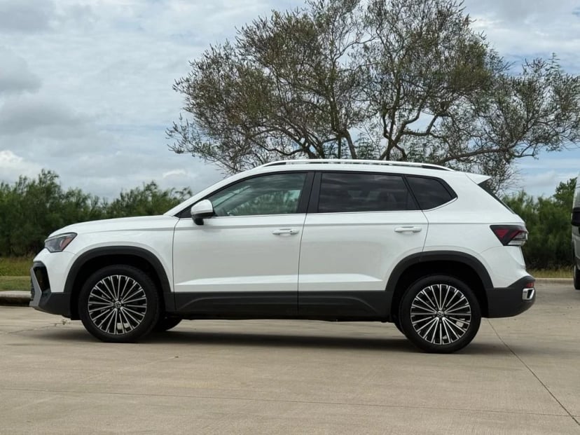 2025 Volkswagen Taos - Image 3