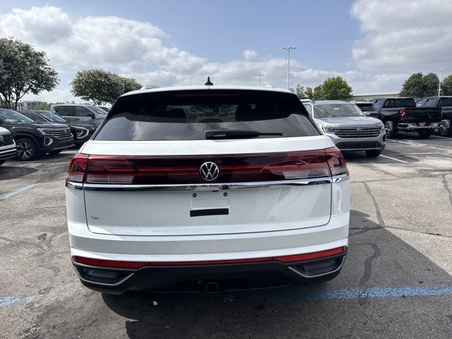 2026 Volkswagen Atlas Cross Sport - Image 3