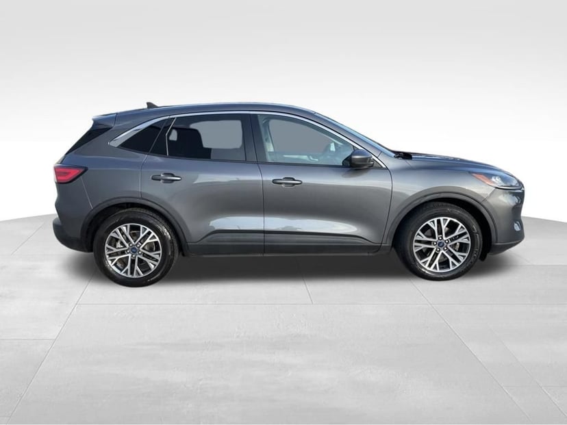 2022 Ford Escape - Image 2