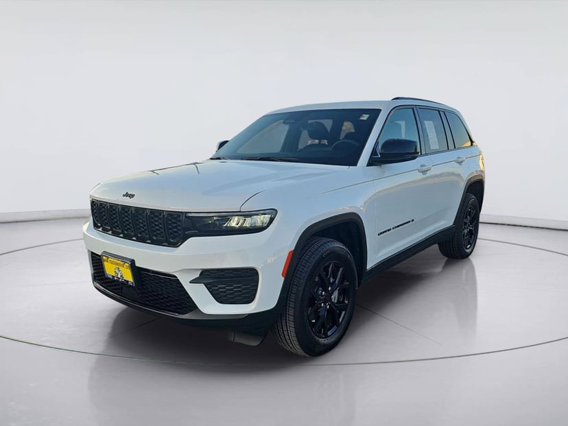 2025 Jeep Grand Cherokee - Image 1