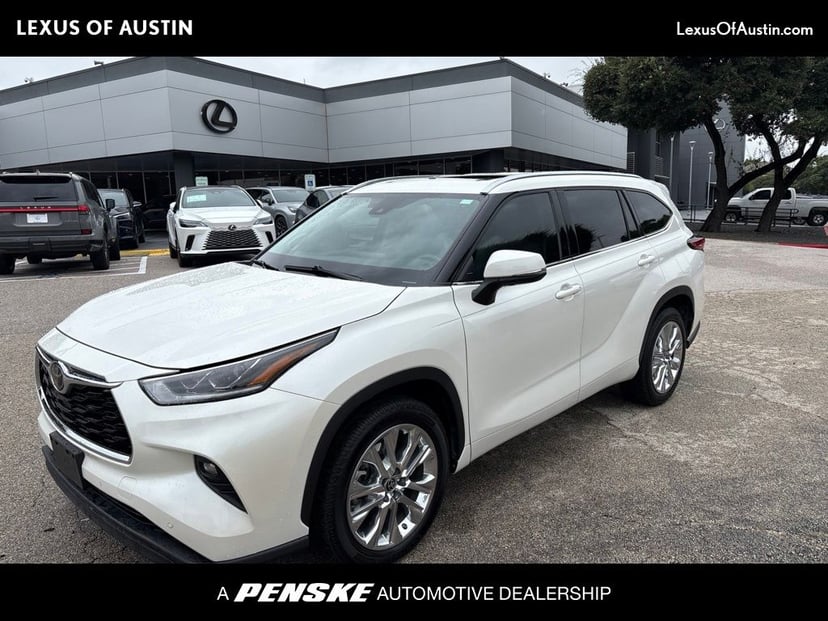 2021 Toyota Highlander - Image 1