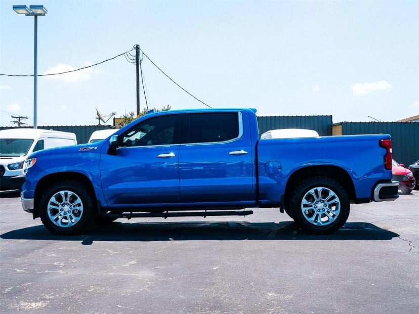 2022 Chevrolet Silverado - Image 3