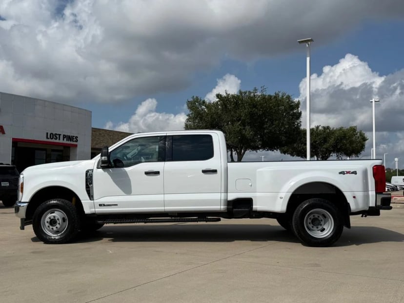 2025 Ford F-350 - Image 2