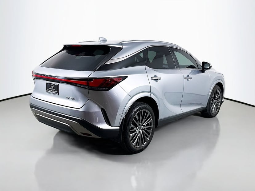 2023 Lexus RX - Image 3