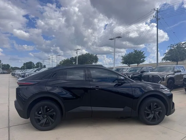 2026 Toyota C-HR - Image 2