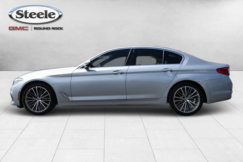 2017 BMW 540i - Image 2