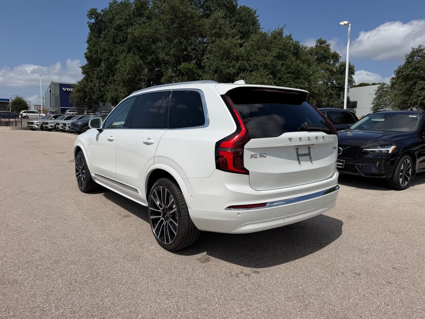 2026 Volvo XC90 - Image 2