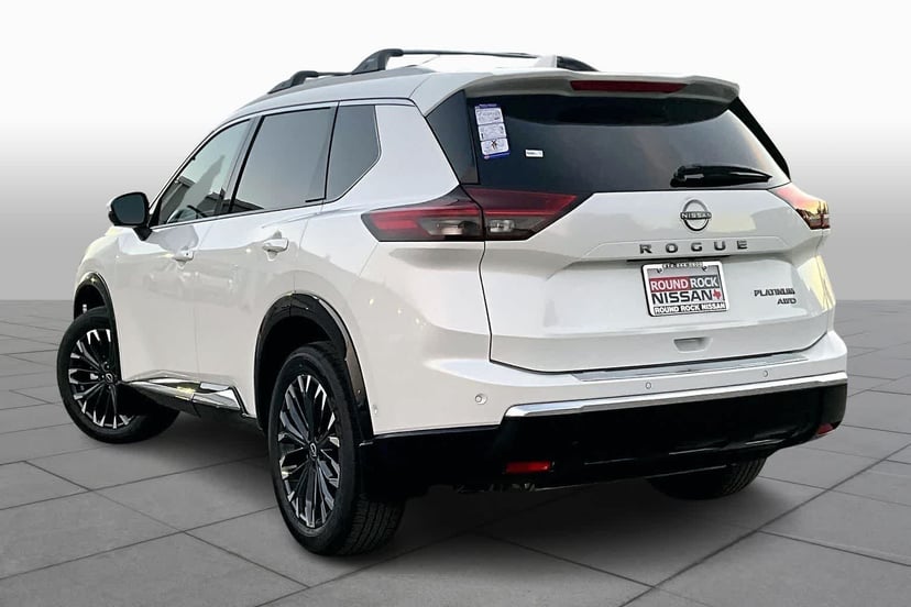 2026 Nissan Rogue - Image 2