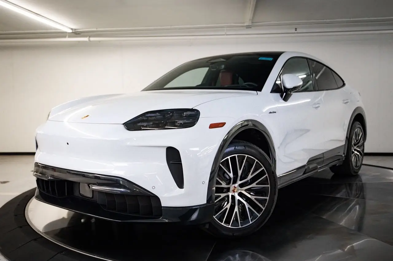 2026 Porsche Cayenne - Image 1
