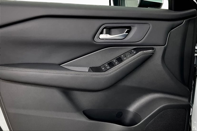 2026 Nissan Rogue - Image 2