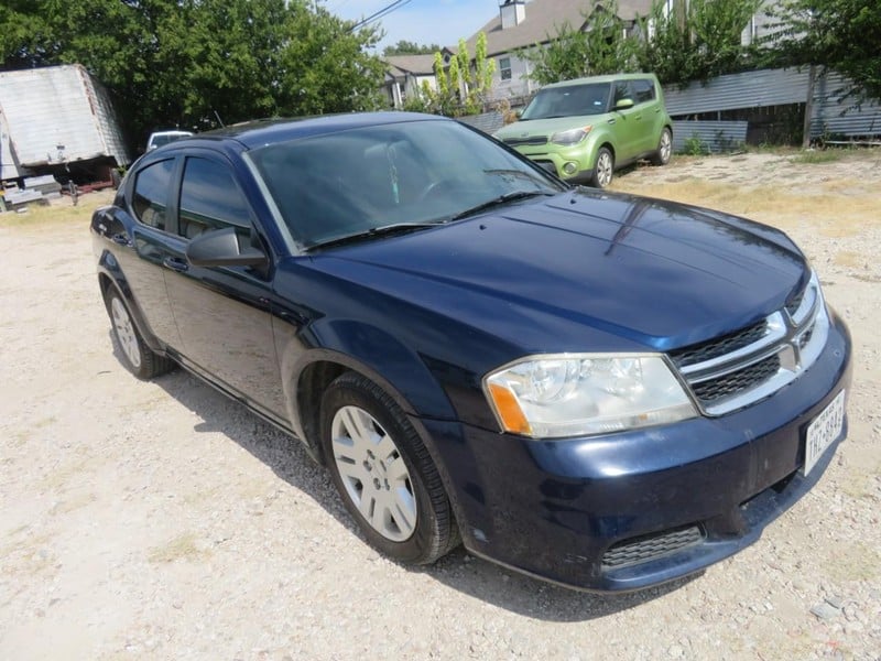 2014 Dodge Avenger - Image 1