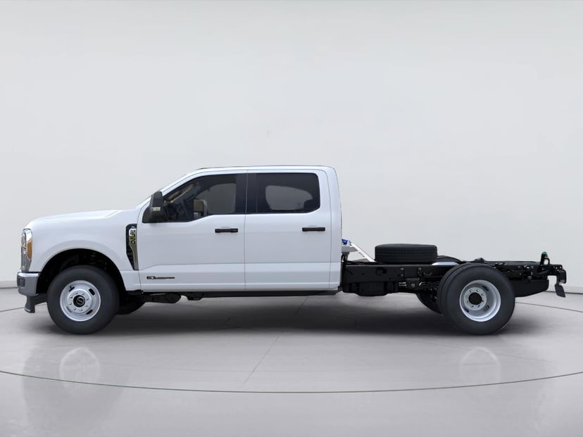 2026 Ford F-350 - Image 2