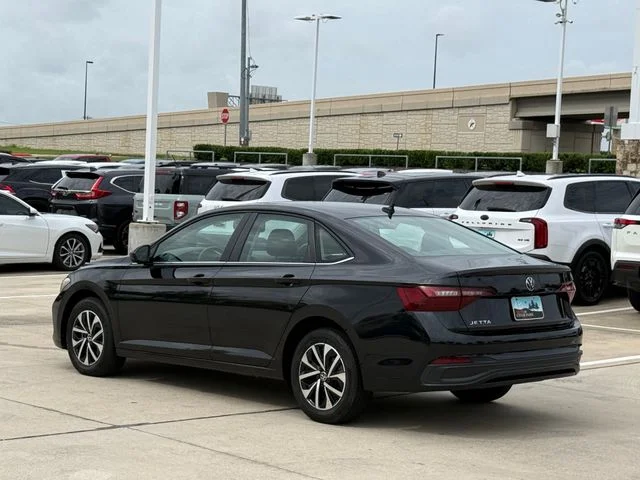 2024 Volkswagen Jetta - Image 2