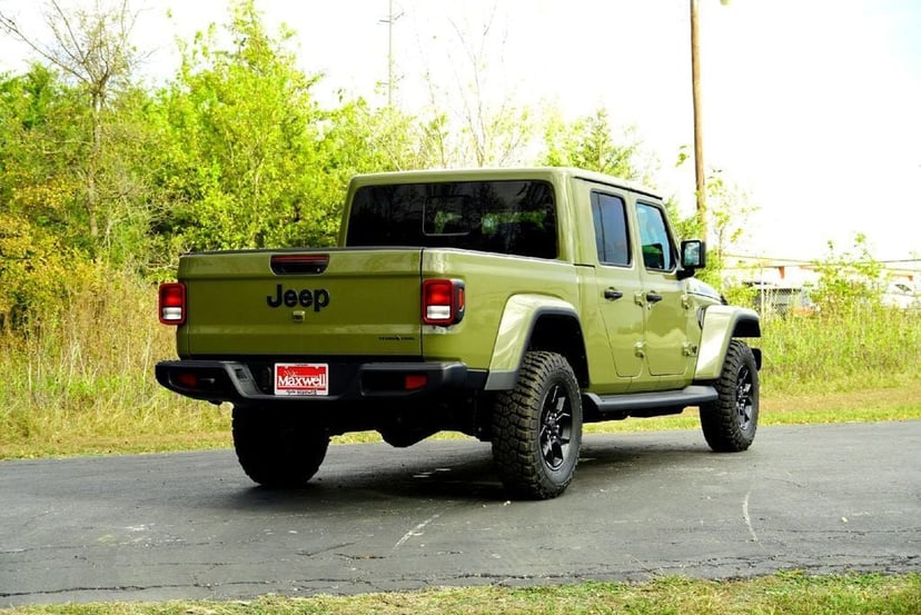 2026 Jeep Gladiator - Image 3