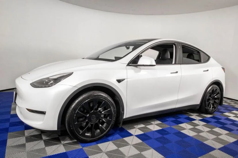 2023 Tesla Model Y - Image 1