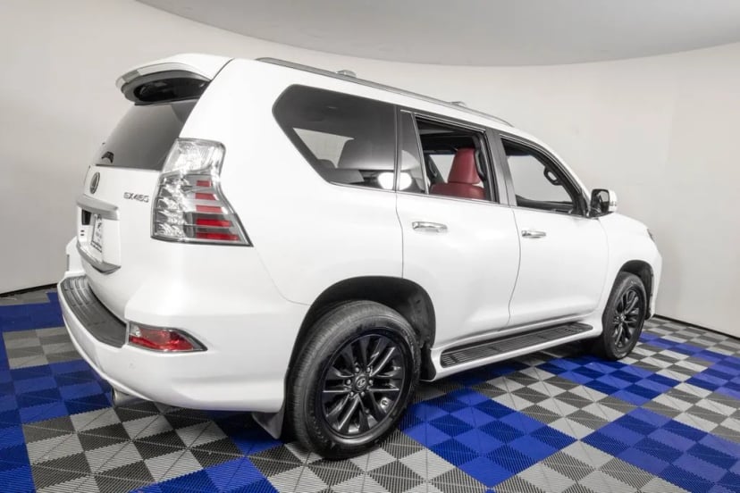 2023 Lexus GX - Image 3