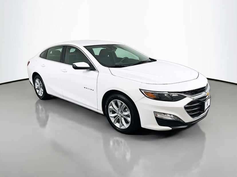 2025 Chevrolet Malibu - Image 2