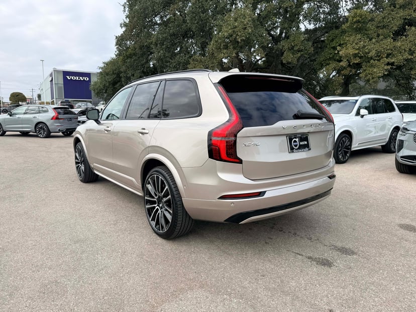 2026 Volvo XC90 - Image 2