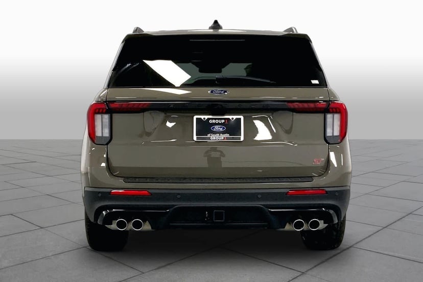 2026 Ford Explorer - Image 2
