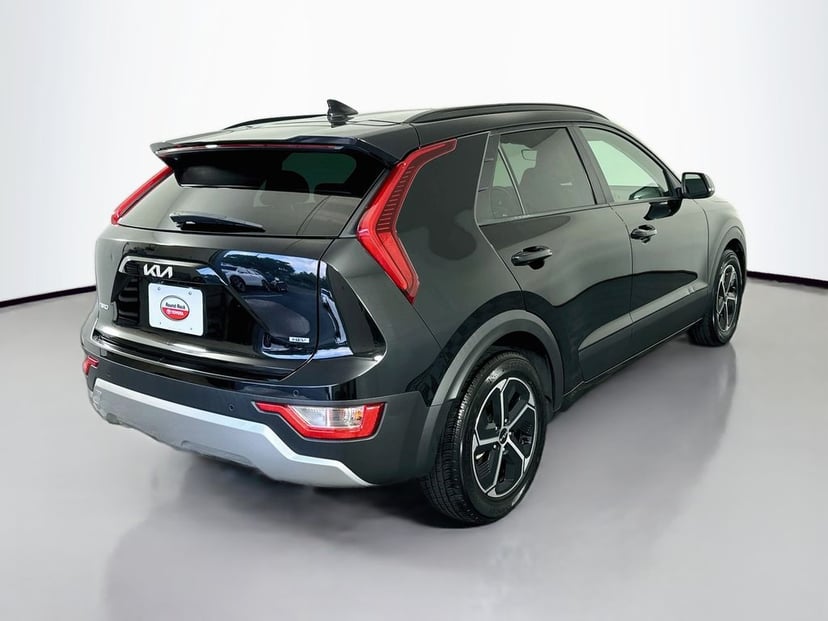 2023 Kia Niro - Image 3
