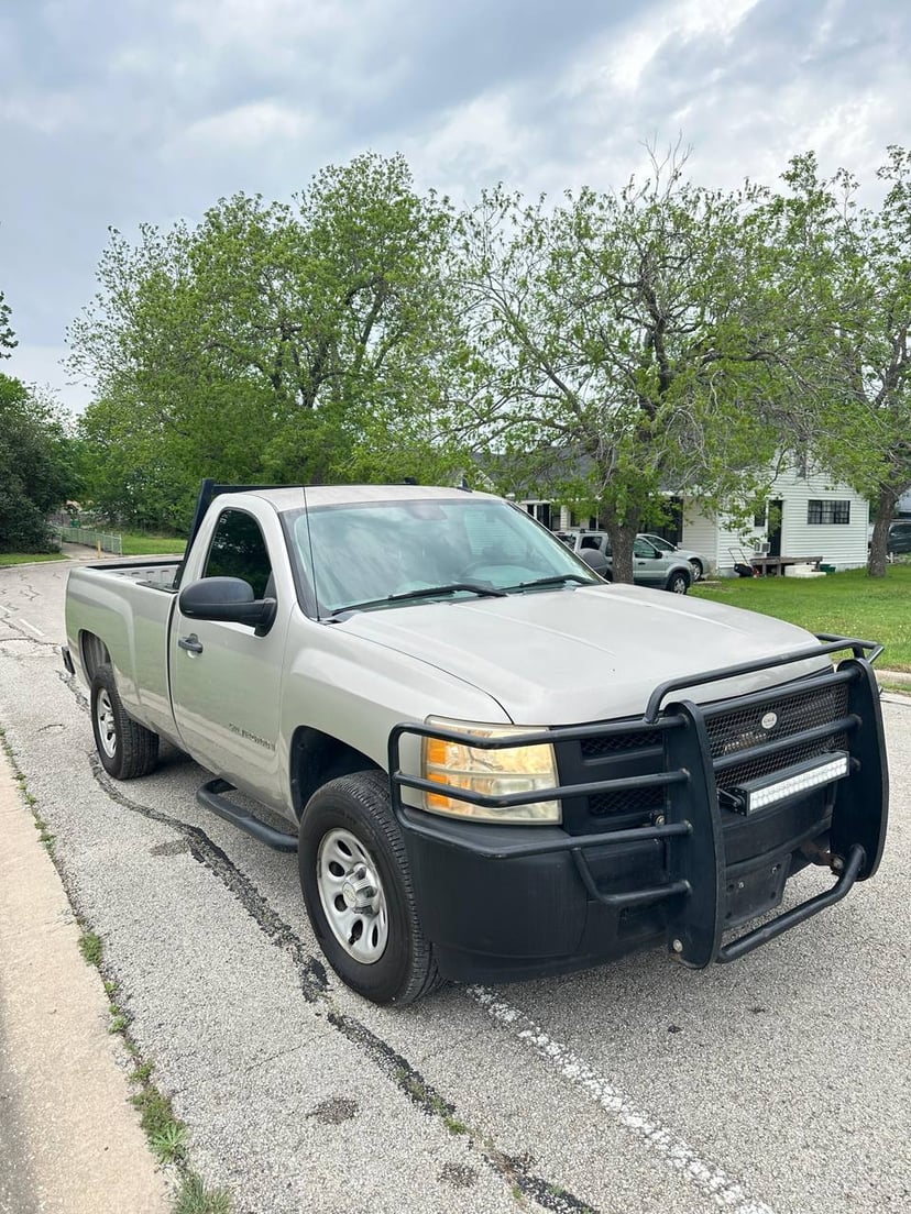 2008 Chevrolet Silverado 1500 - Image 2