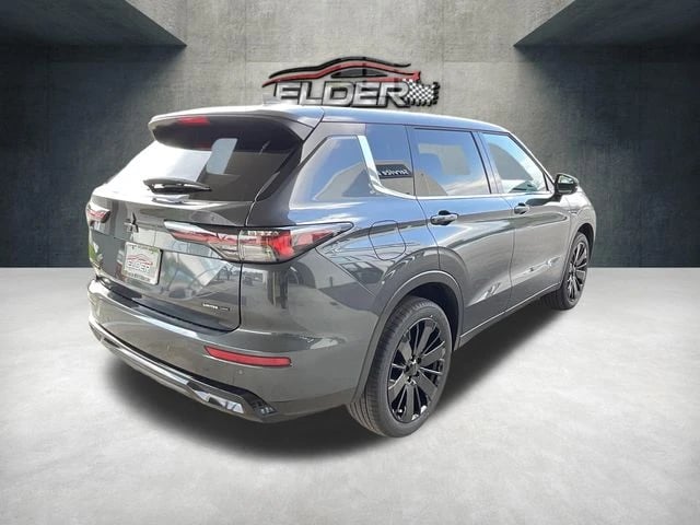2026 Mitsubishi Outlander - Image 3
