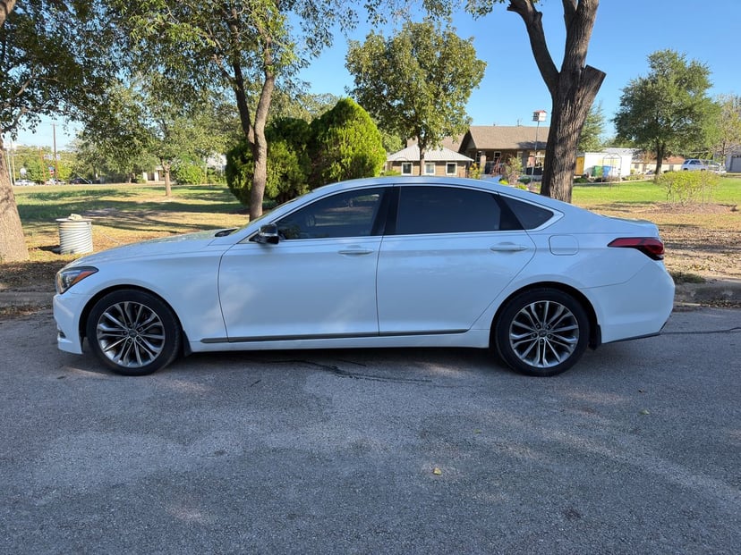 2015 Hyundai Genesis - Image 1