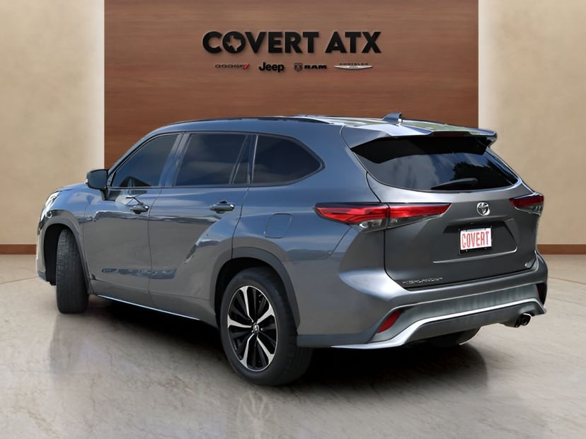 2021 Toyota Highlander - Image 2