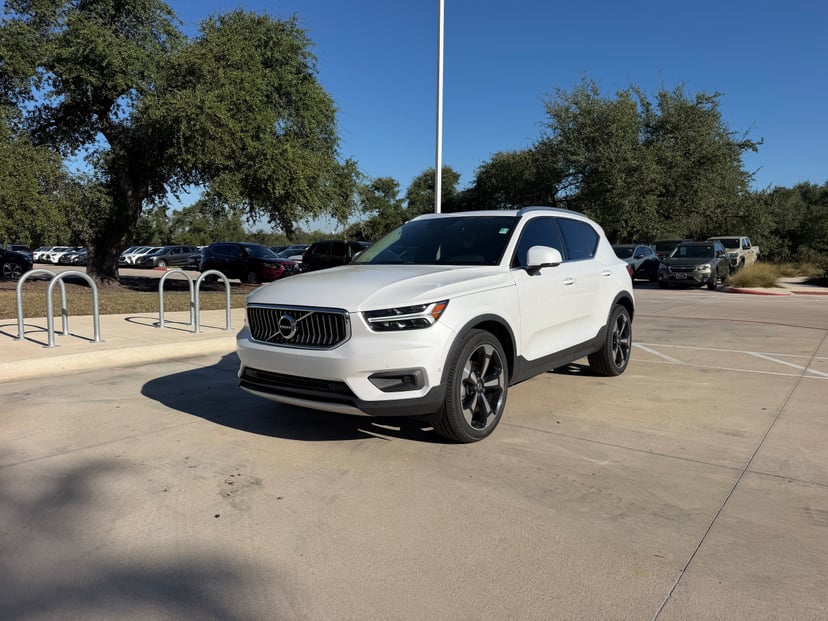 2019 Volvo XC40 - Image 1