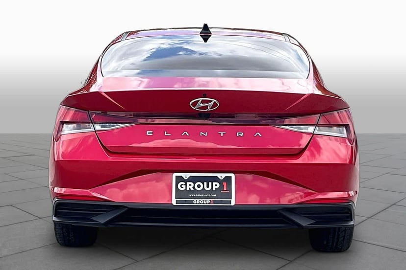2023 Hyundai Elantra - Image 2