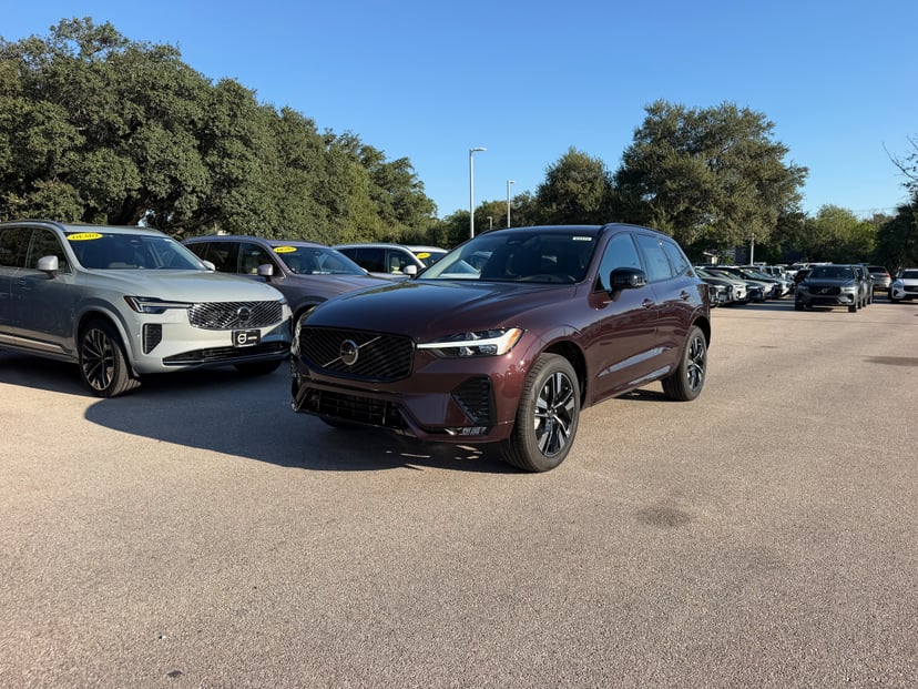 2027 Volvo XC60 - Image 1