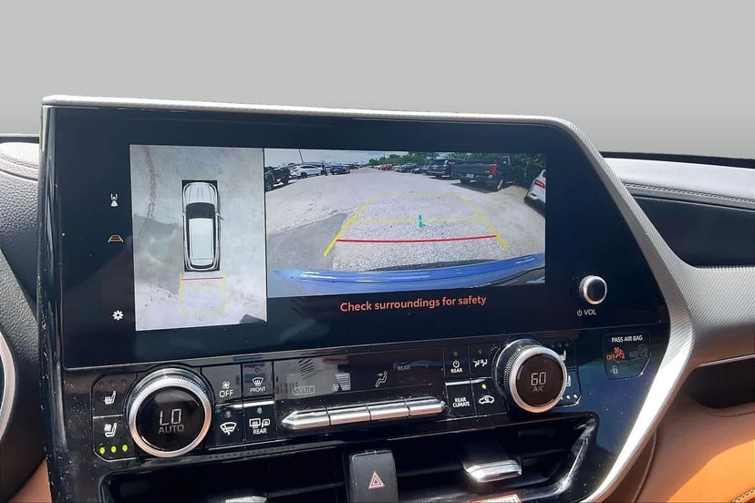 2025 Toyota Highlander - Image 1