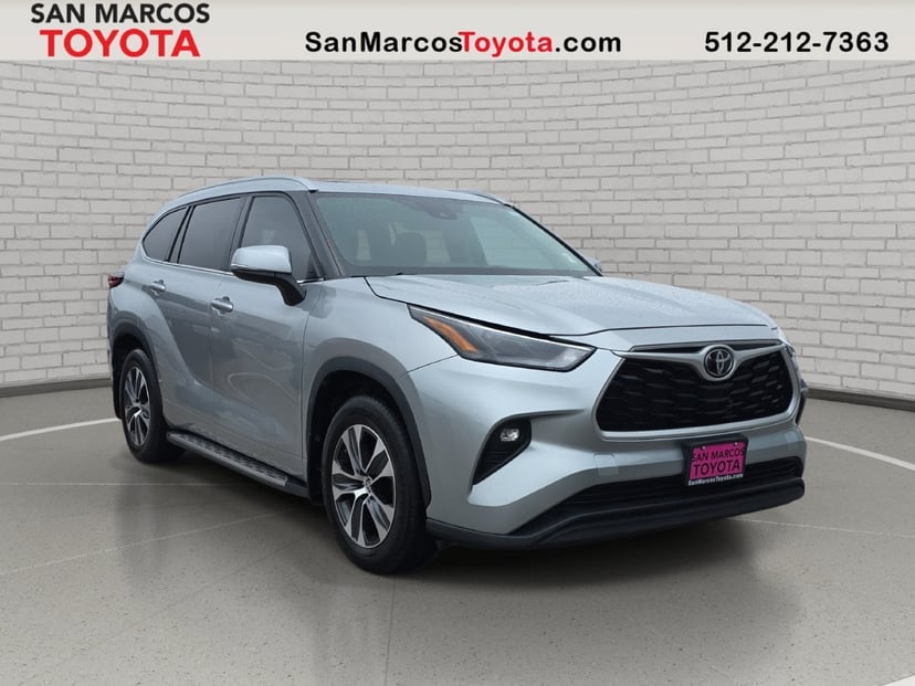 2022 Toyota Highlander - Image 1