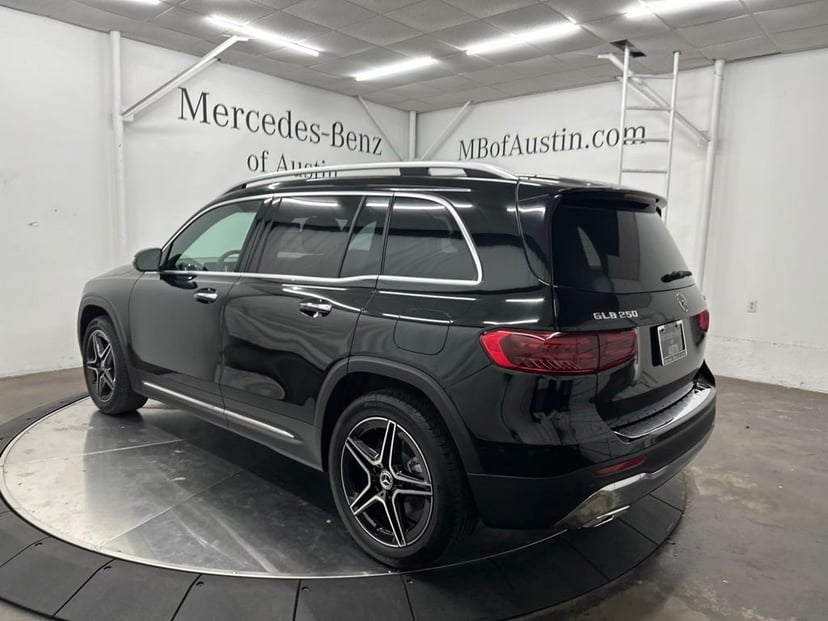 2026 Mercedes-Benz GLB - Image 3