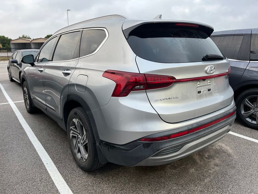2023 Hyundai Santa Fe - Image 3