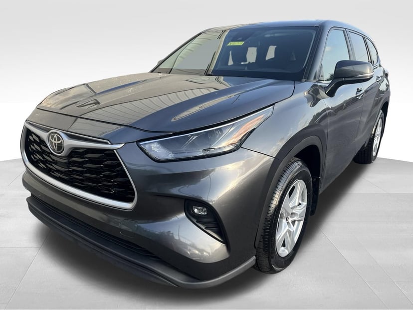 2023 Toyota Highlander - Image 1
